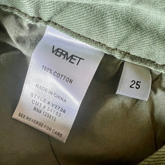 VERVET Super High Rise 90's Cropped Flare Jeans - Size 25 (Fits like a 28") - Picture 12 of 13